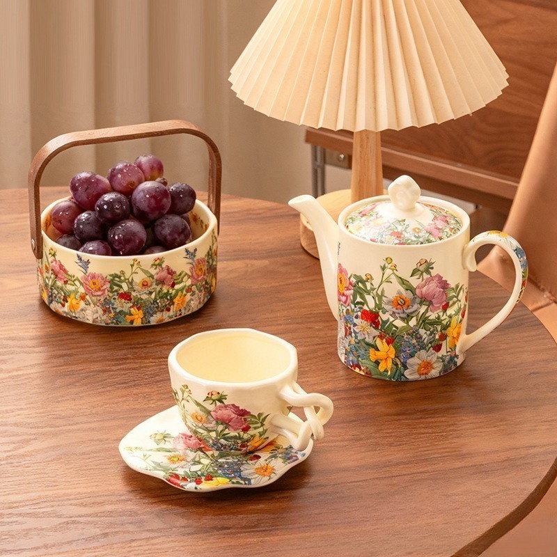 Coffee Tea Gift Basket - طقم شاي سيراميك أوروبي عتيق بنقوش