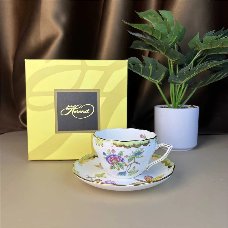 Coffee Tea Gift Basket - طقم فنجان قهوة وصحن بتصميم سلة