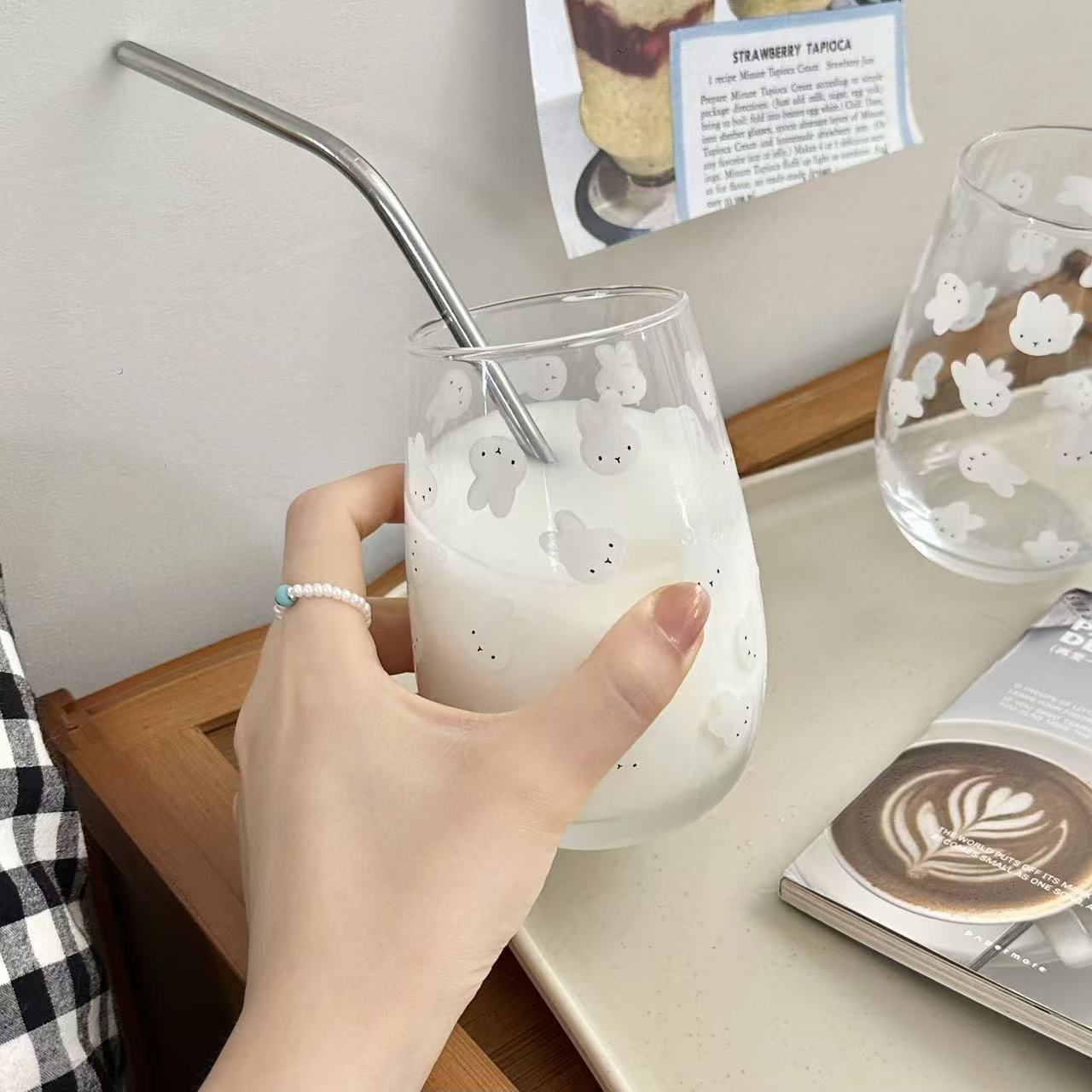 كوب زجاجي مطبوع عليه أرنب ميفي - مراجعة Juice Tea Coffee وسعره