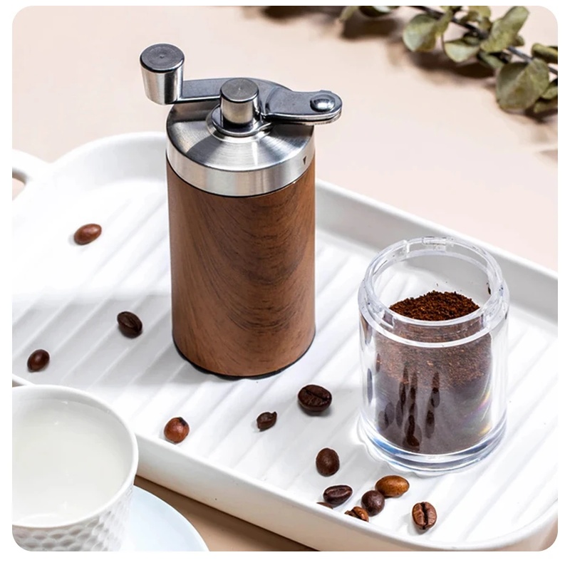 مطحنة قهوة يدوية محمولة بتصميم - مراجعة Burr Hand Grinder وسعره