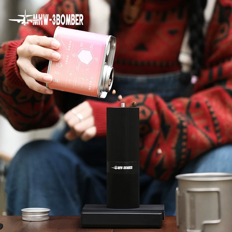 مطحنة إسبريسو يدوية MHW-3BOMBE - مراجعة Burr Hand Grinder وسعره