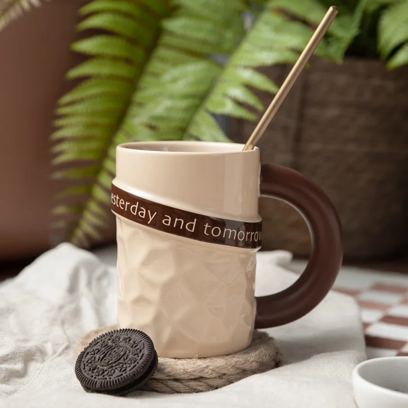 كوب سيراميك بنمط وشاح إيموجي ل - مراجعة Coffee Tea Emoji وسعره